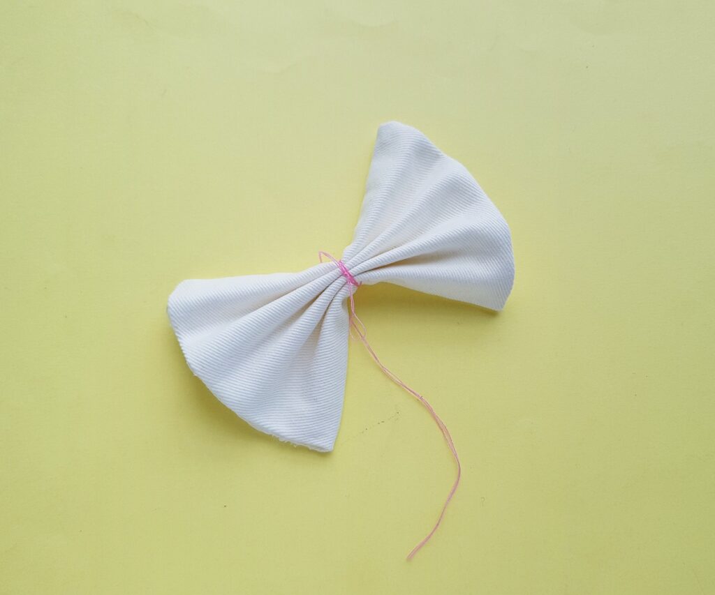 making a fabric bow