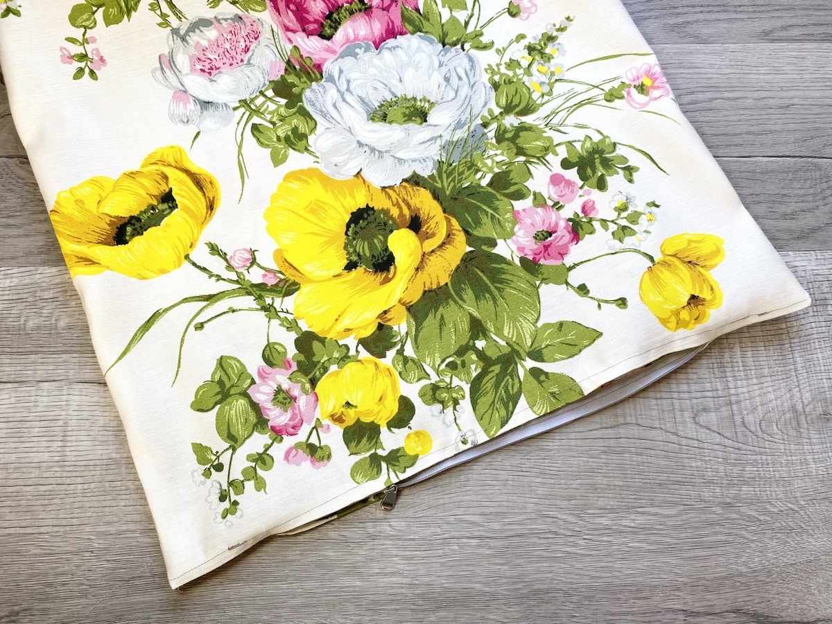 How to Sew A Pillow Cover with a Zipper Tutorial for Beginners Easy