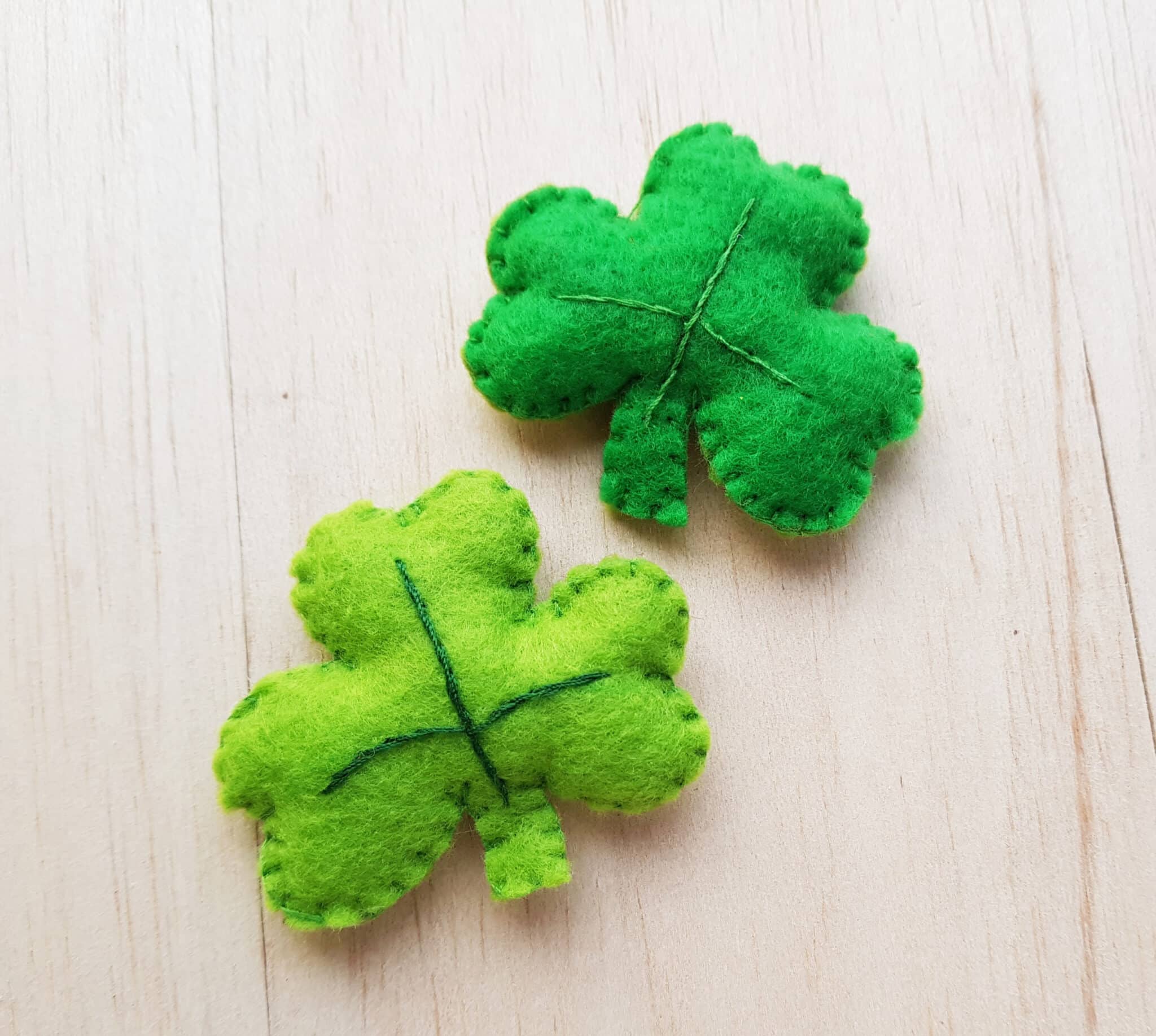 Felt Shamrock Plushie (Free Pattern) Easy Things to Sew