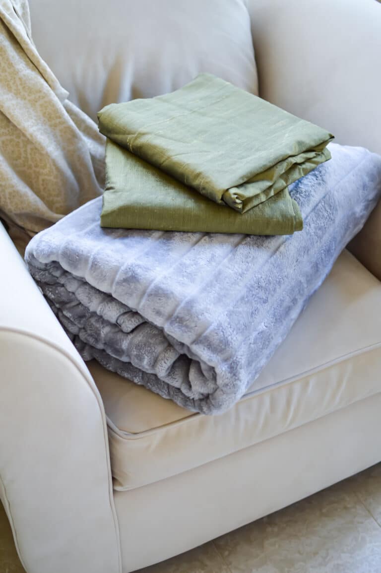 How to Sew a Double Sided Blanket Easy Things to Sew