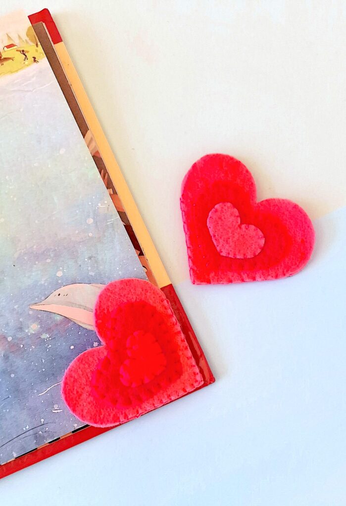 Felt heart bookmarks for valentine's day.