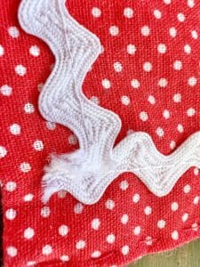 How to Sew Rick Rack: Unique Ways to Stitch the Trim - Easy Things to Sew