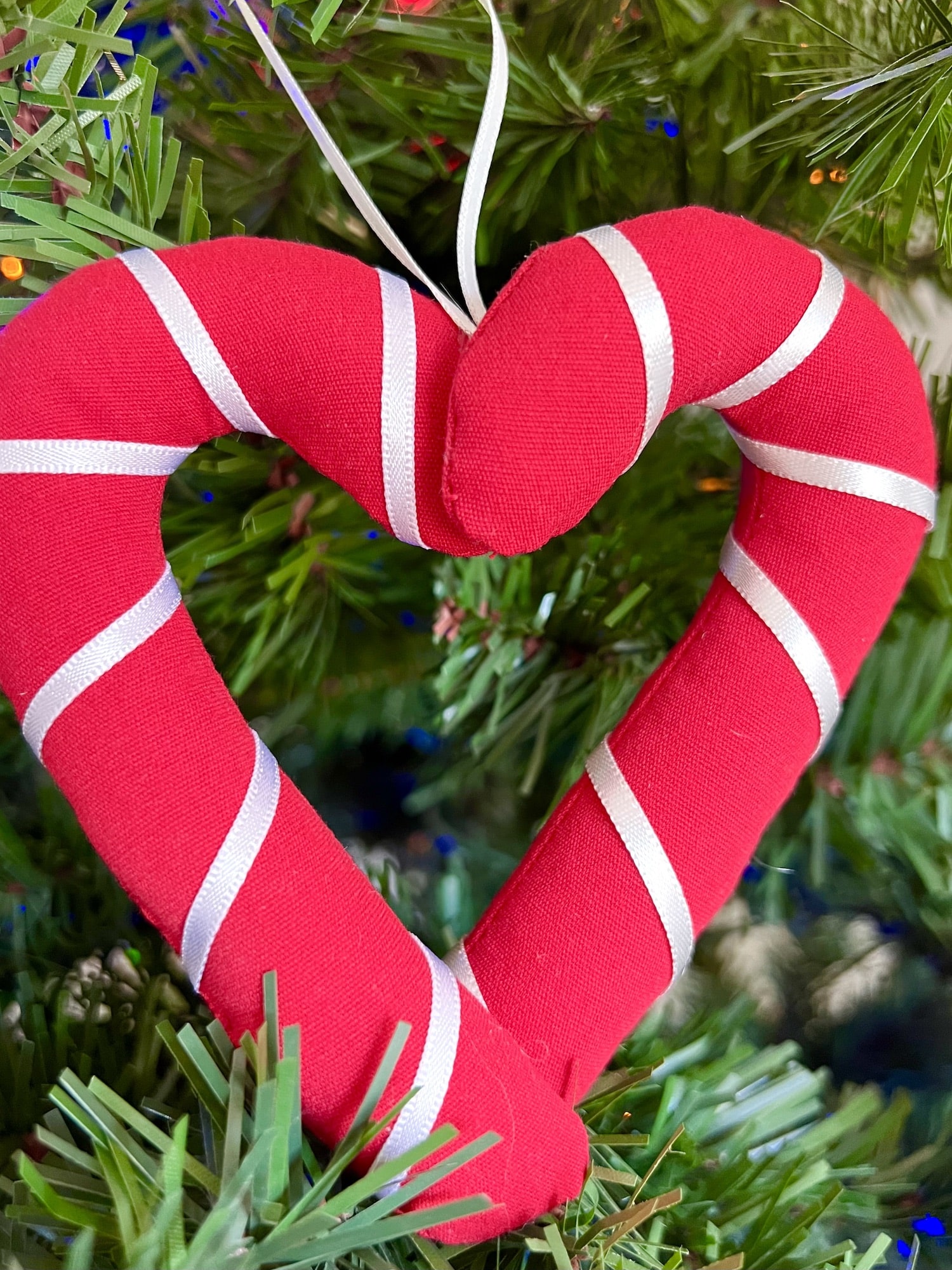 Candy Cane Heart Ornament (Free Pattern) - Easy Things to Sew